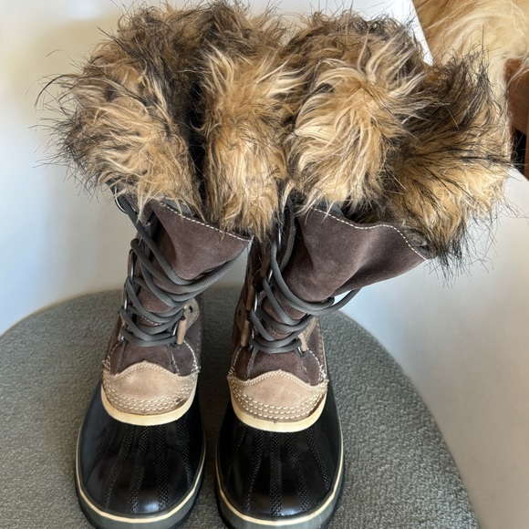Sorel Joan of Arctic black and Gray Snow Boot - Picture 6 of 8